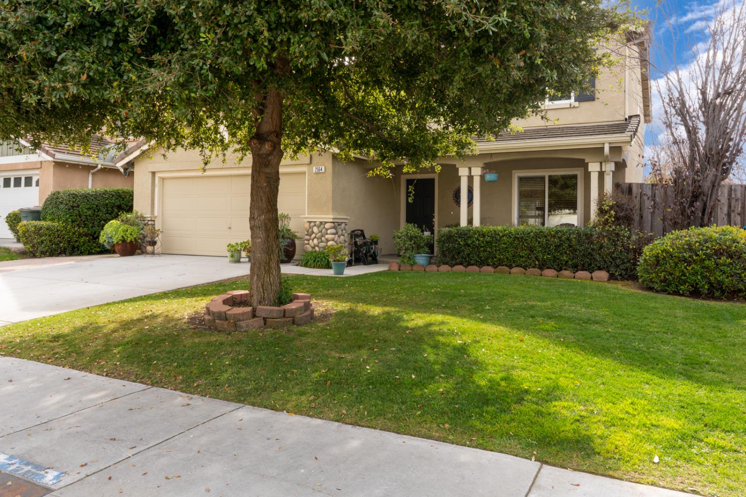 2564 Glenview Drive