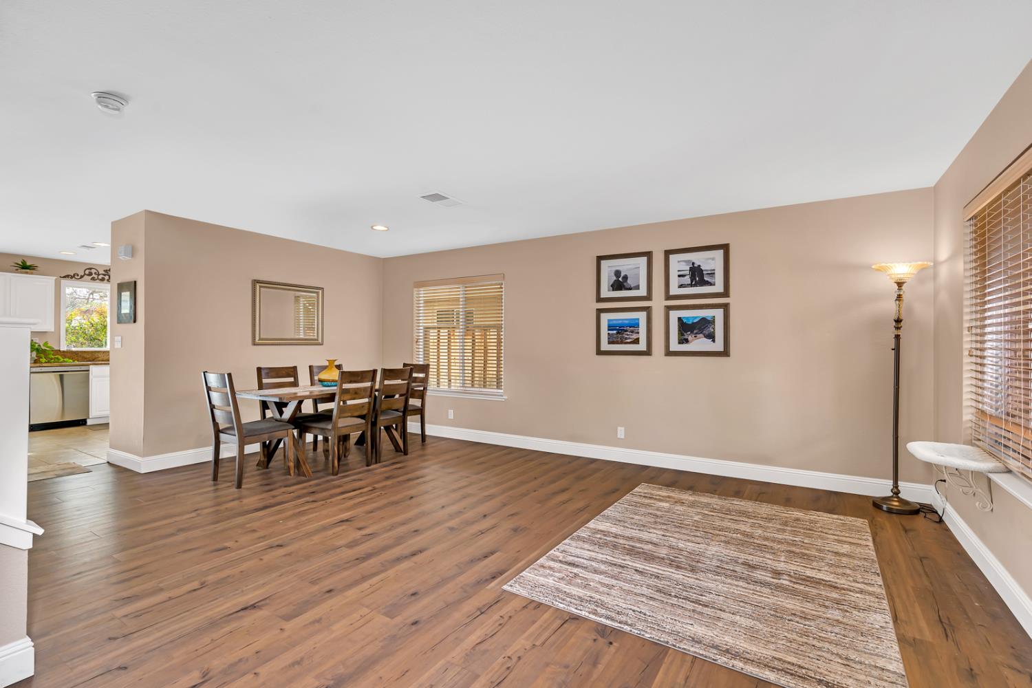 2564 Glenview Drive