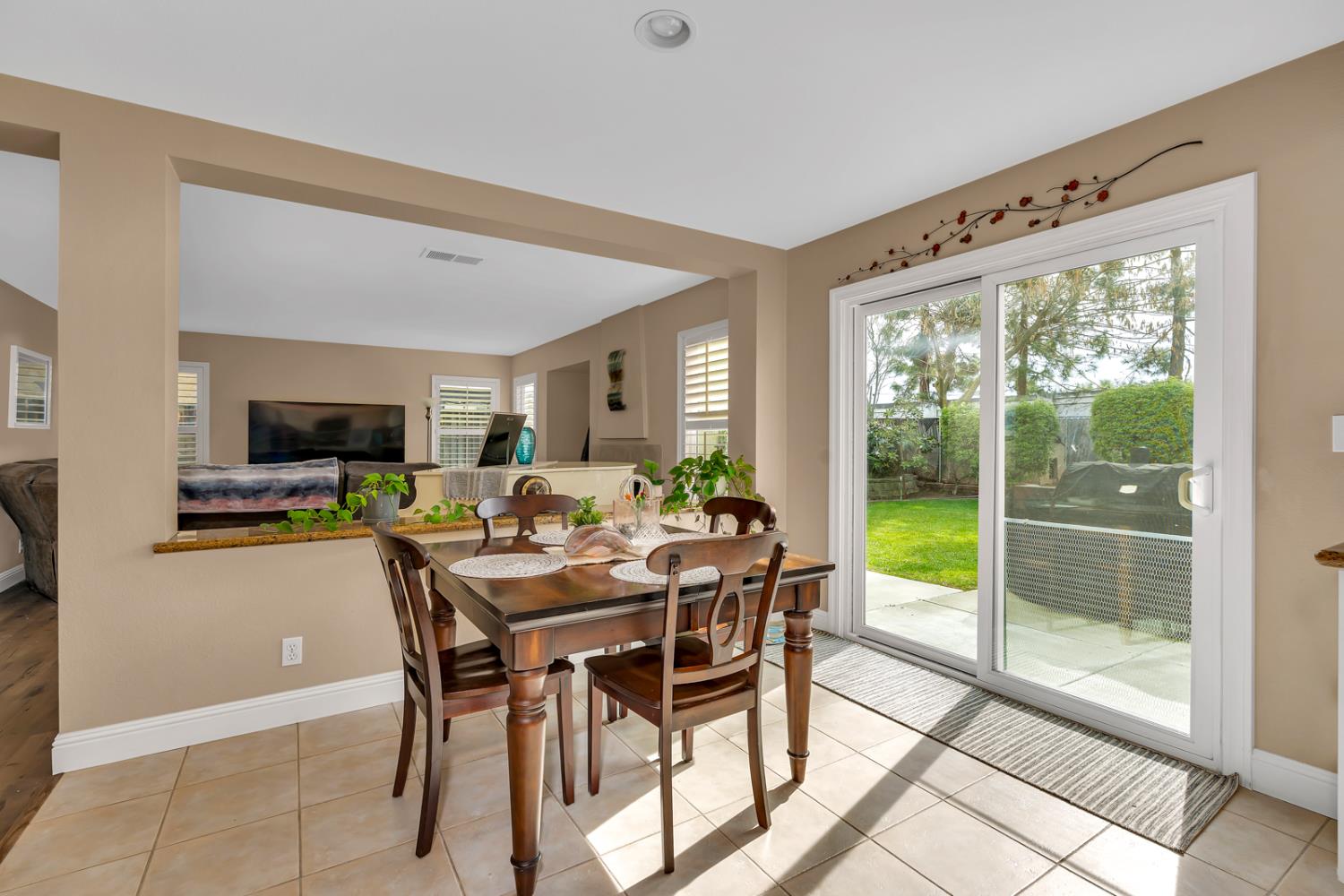 2564 Glenview Drive