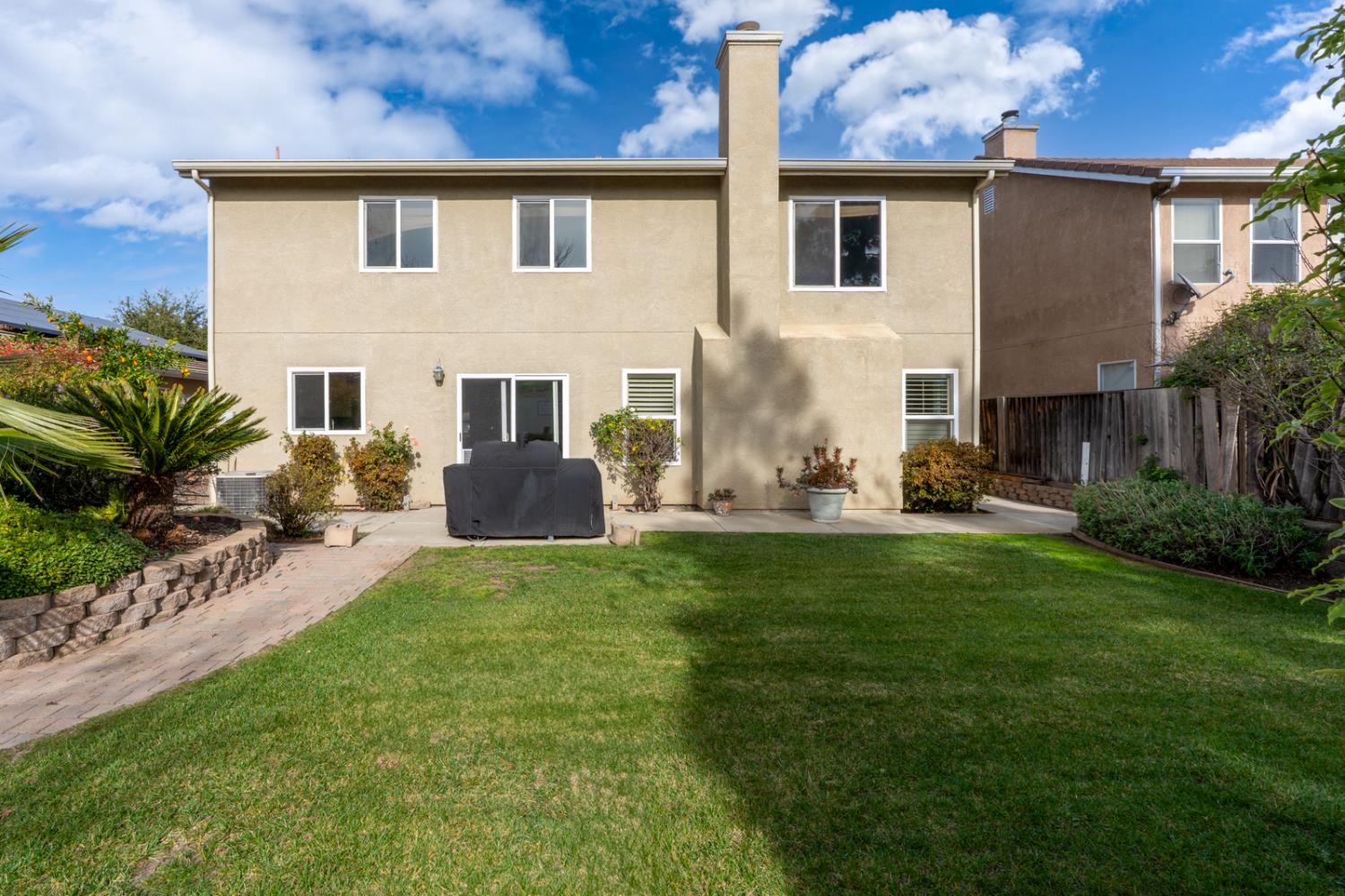 2564 Glenview Drive