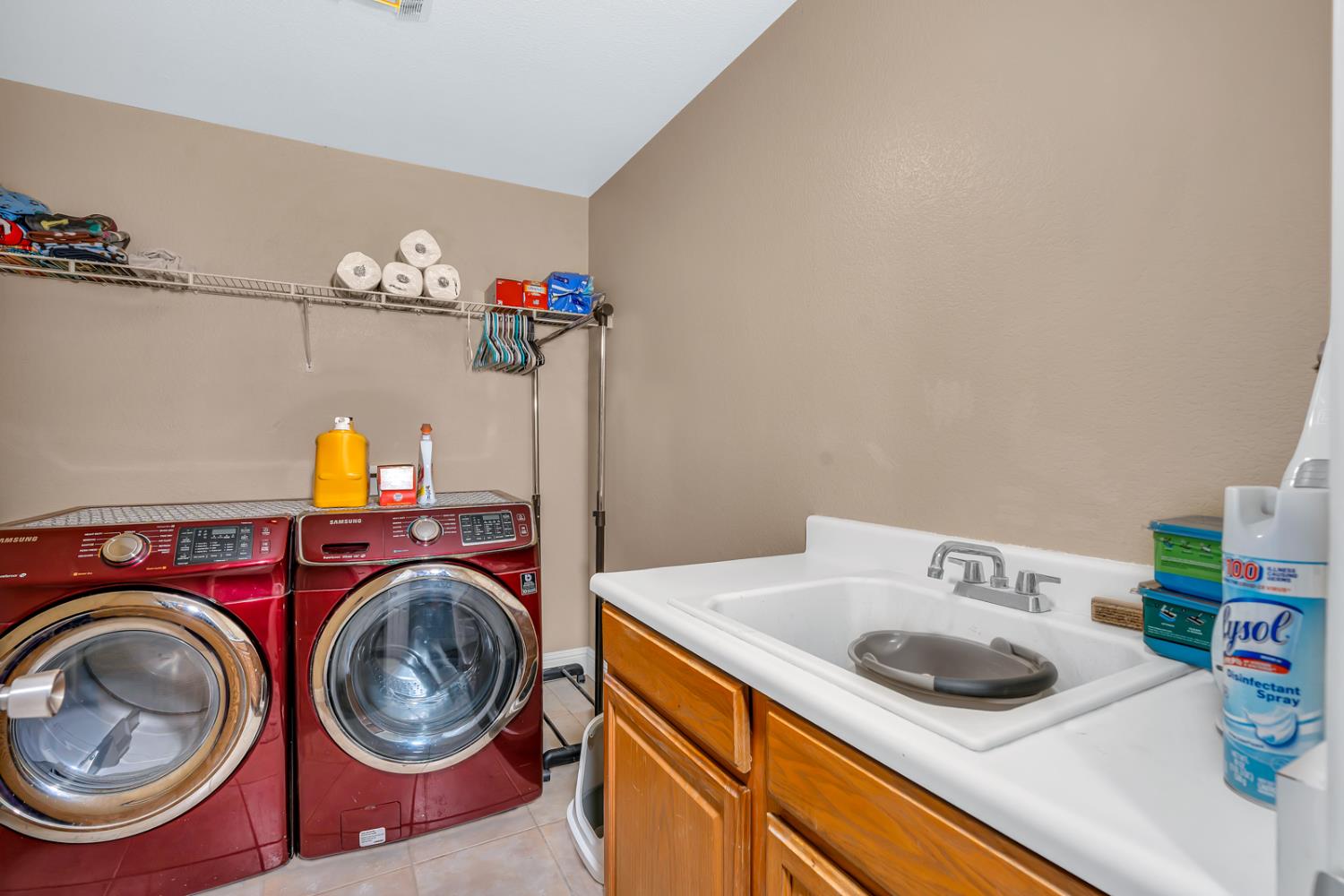 2564 Glenview Drive