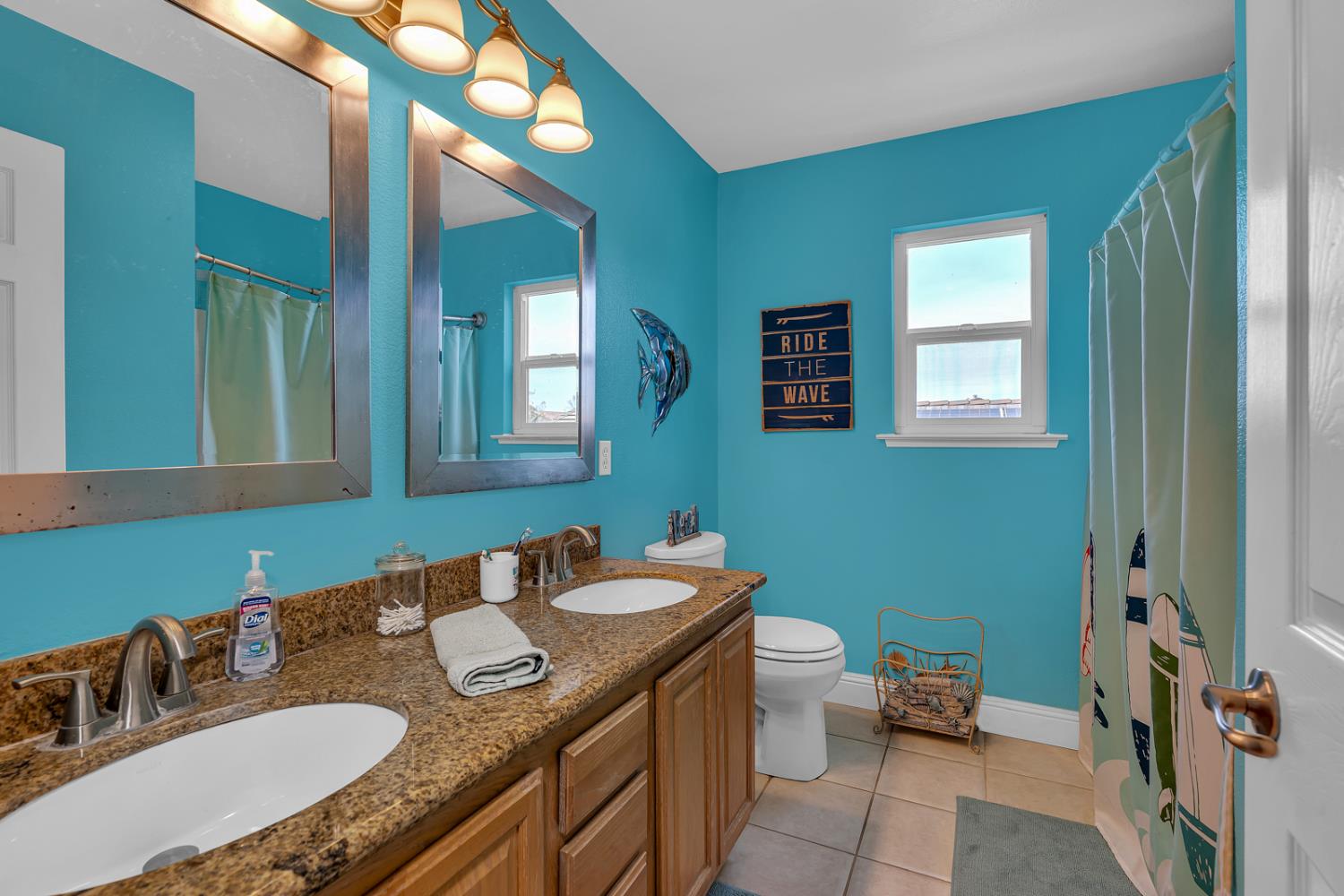 2564 Glenview Drive