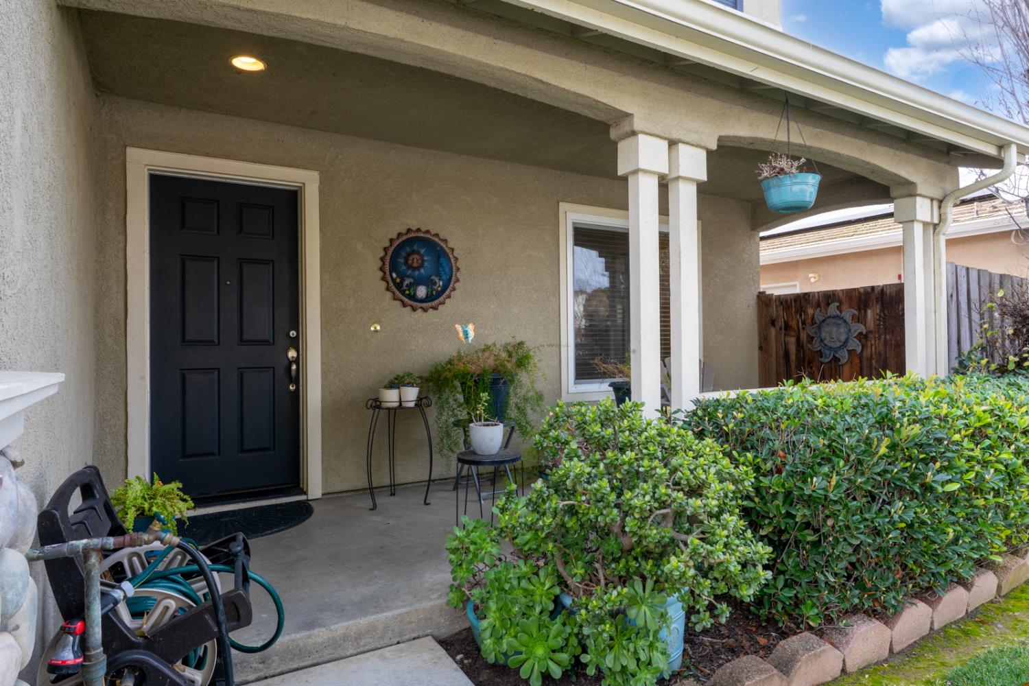 2564 Glenview Drive