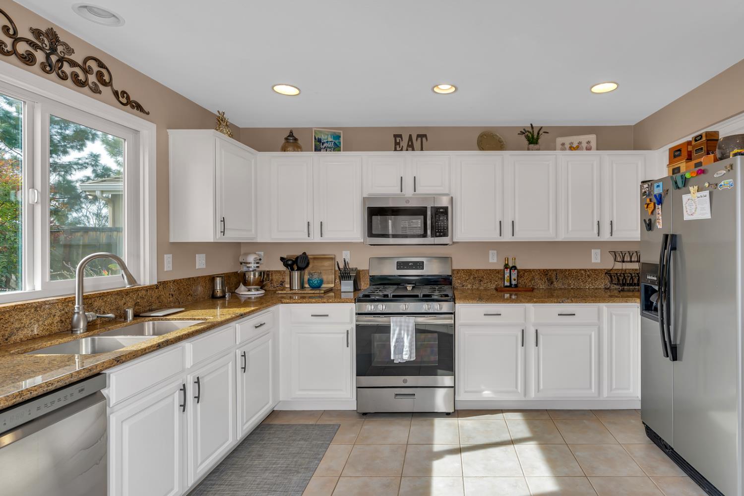 2564 Glenview Drive
