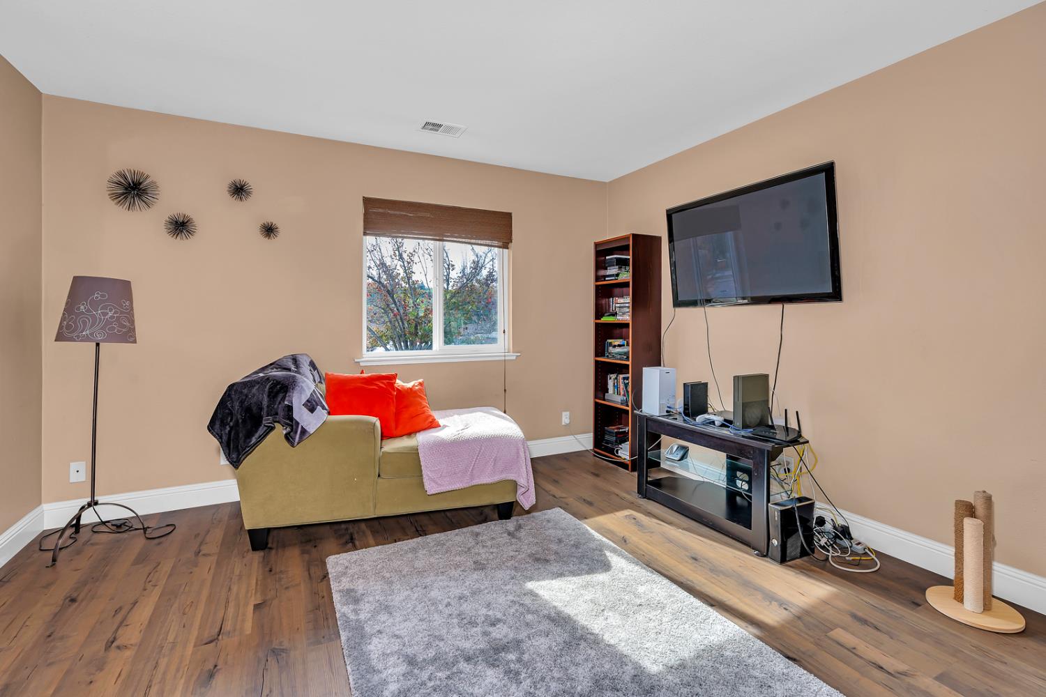 2564 Glenview Drive