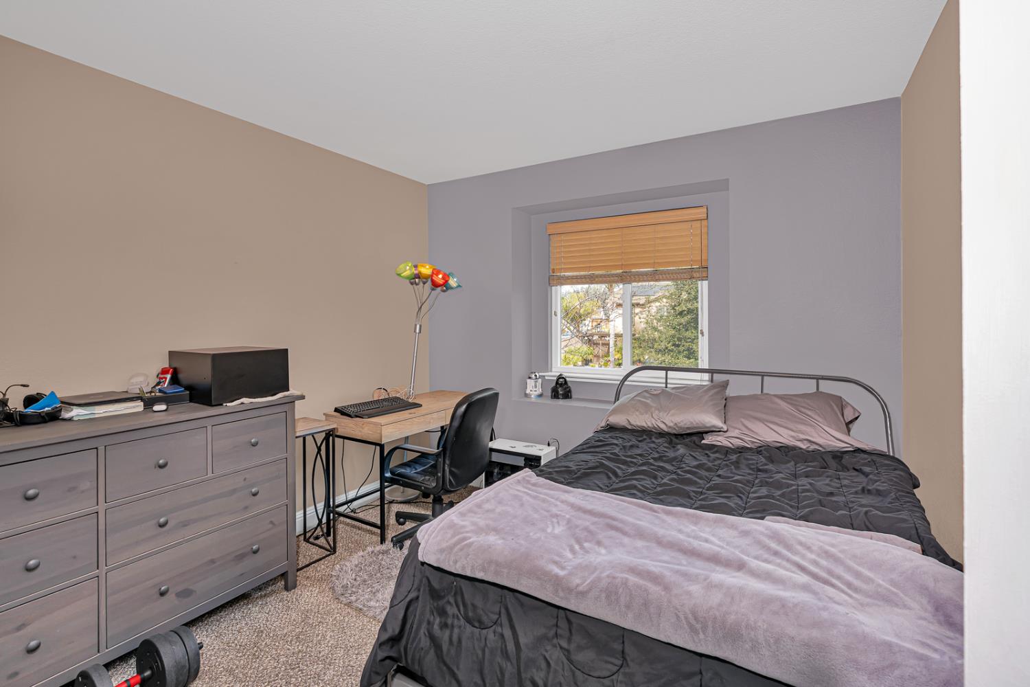2564 Glenview Drive