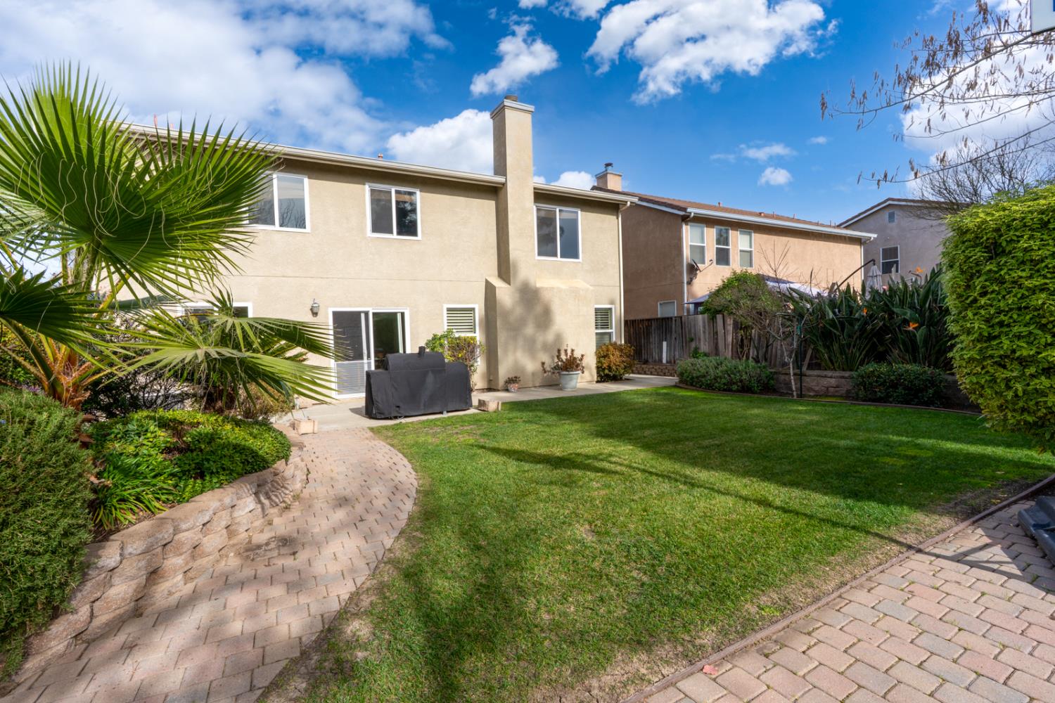 2564 Glenview Drive