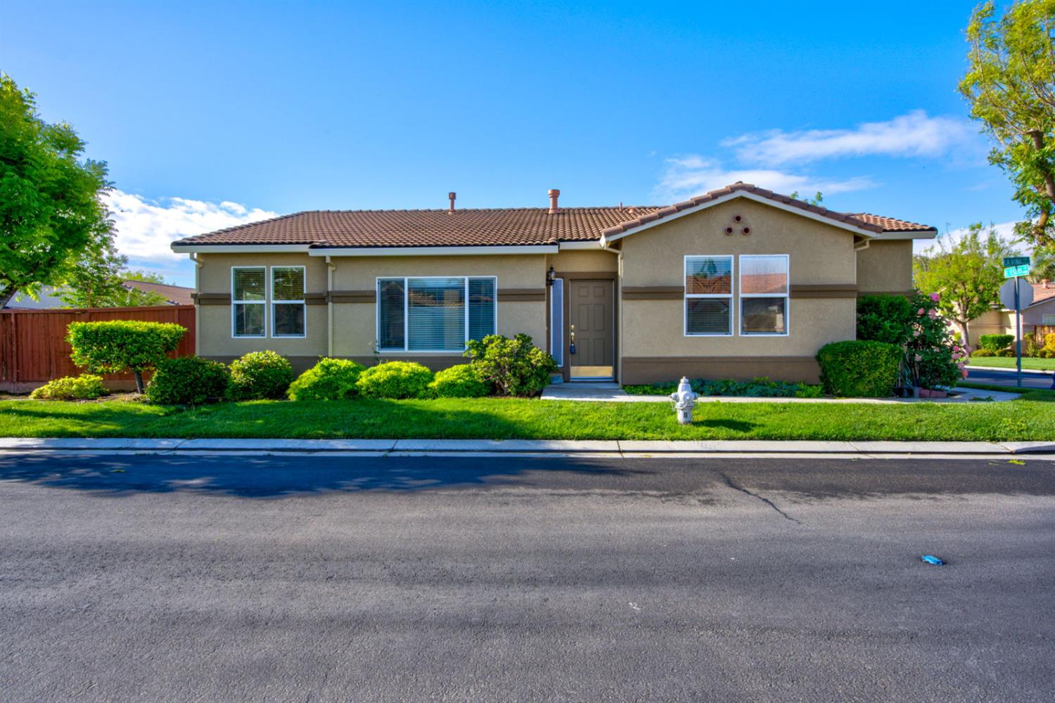 824 El Tesoro Lane