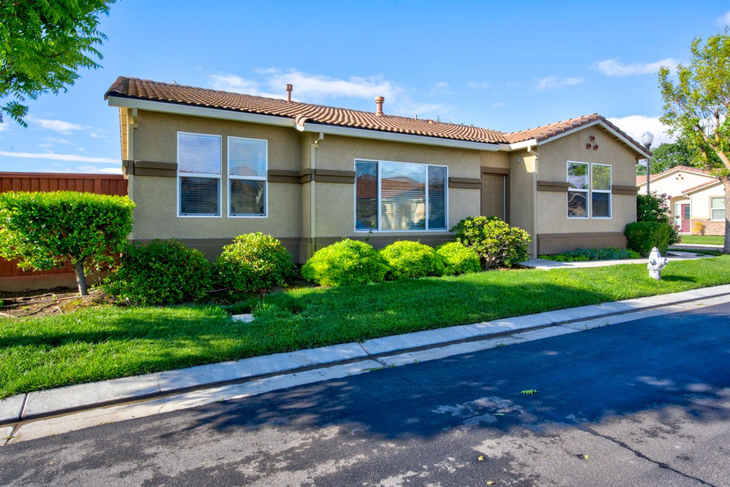 824 El Tesoro Lane