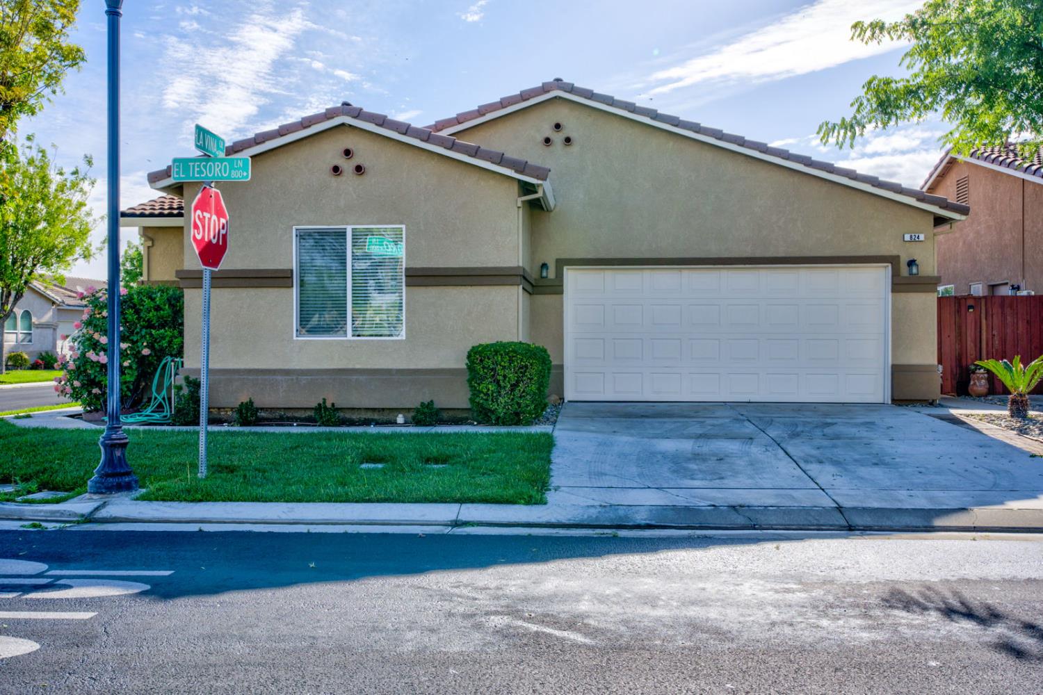 824 El Tesoro Lane