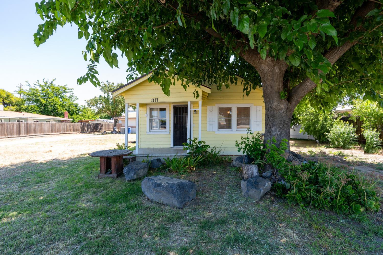 1117 Center Avenue