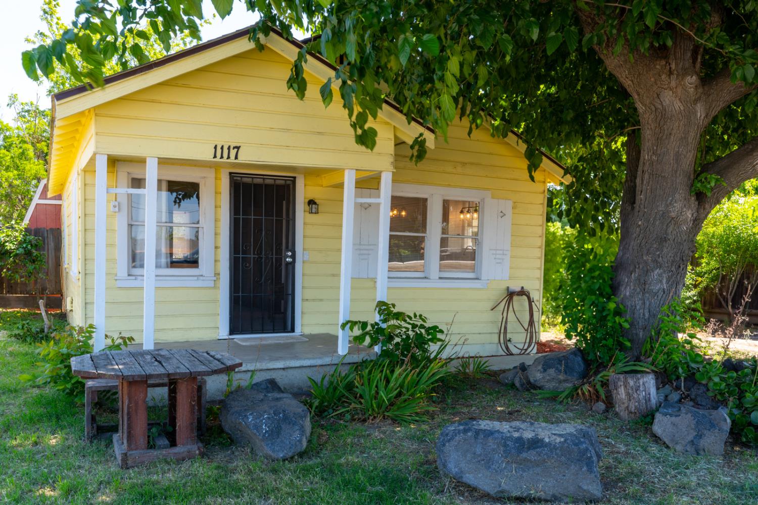 1117 Center Avenue