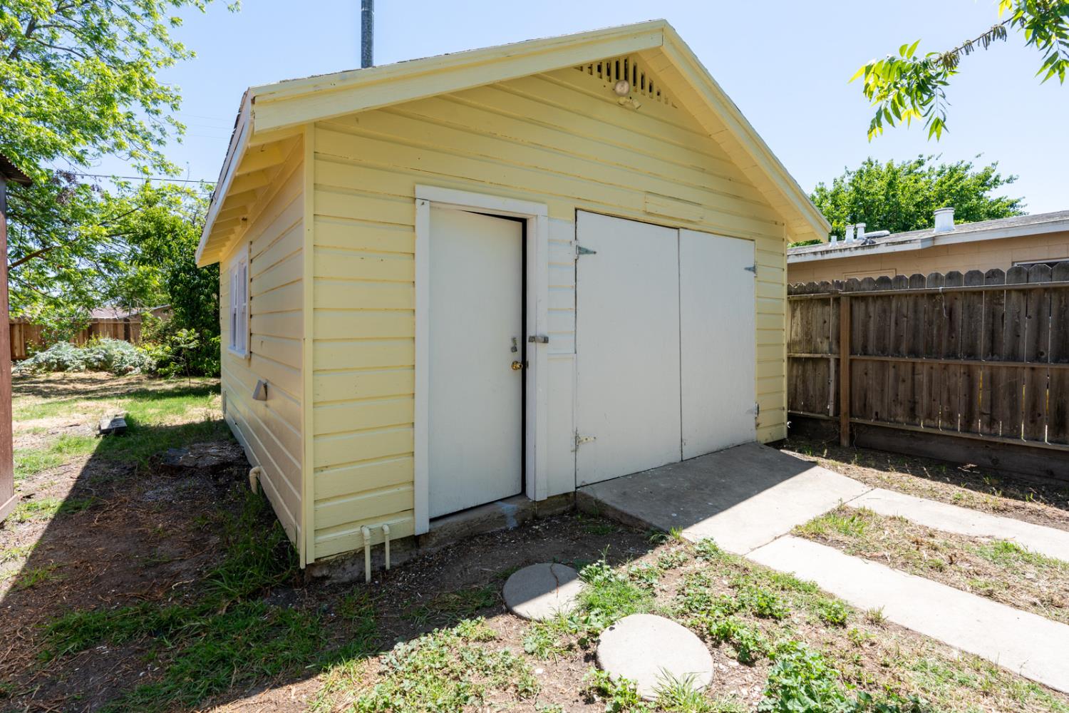 1117 Center Avenue