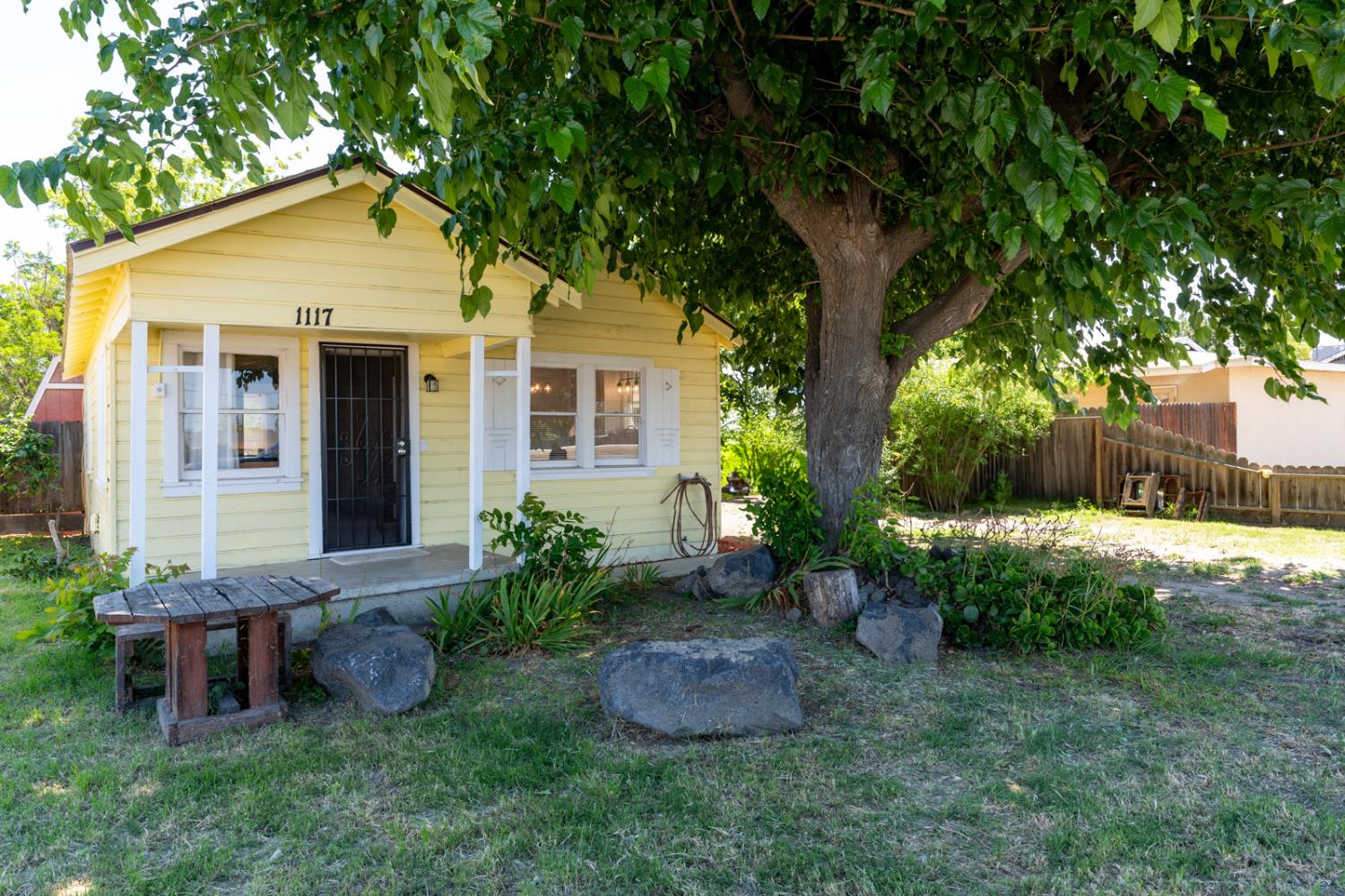 1117 Center Avenue