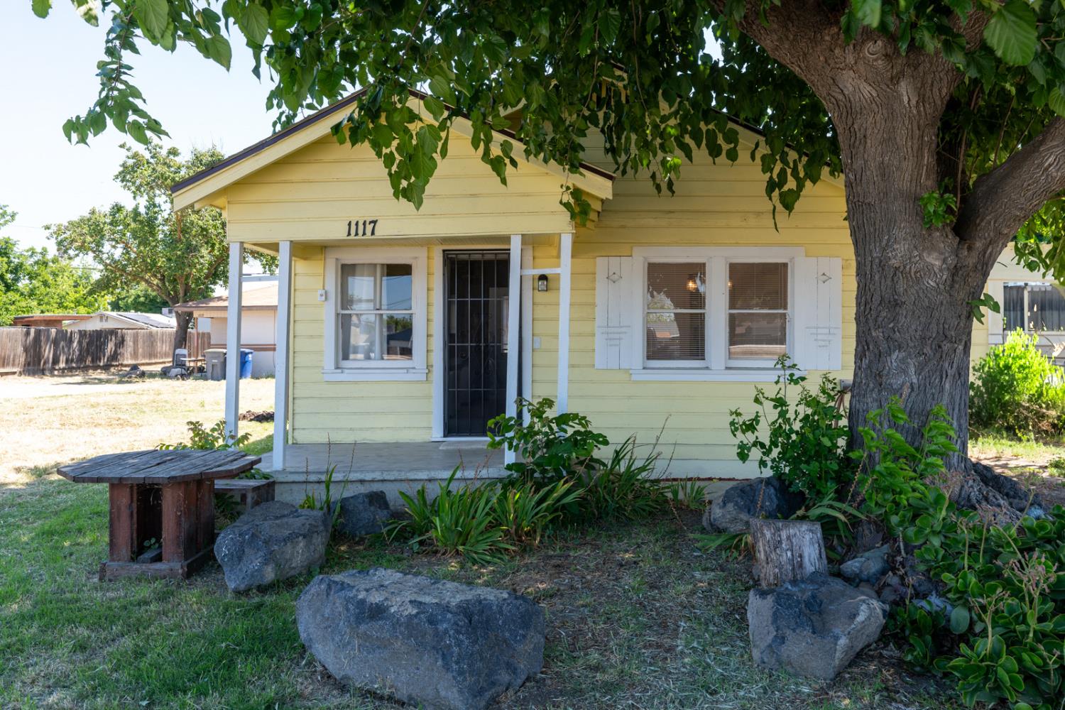 1117 Center Avenue