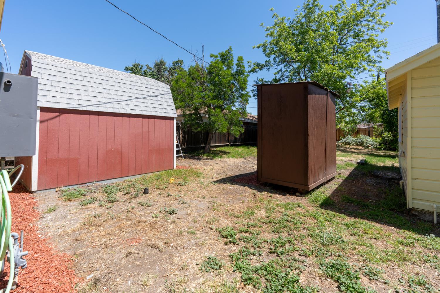 1117 Center Avenue