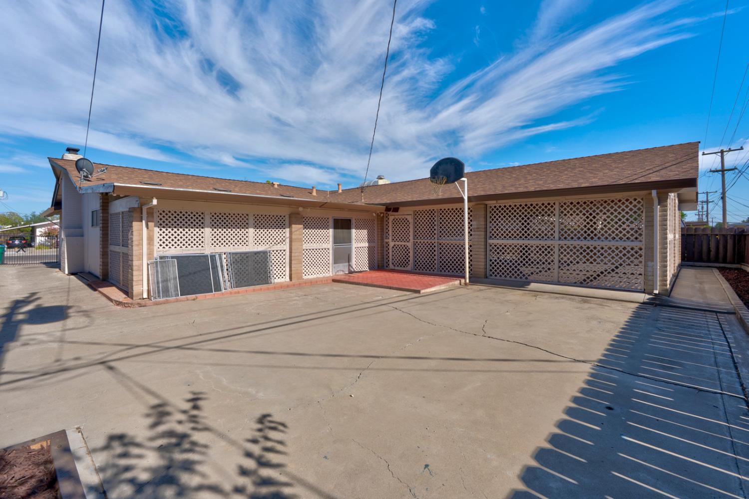 163 N Santa Rosa Street