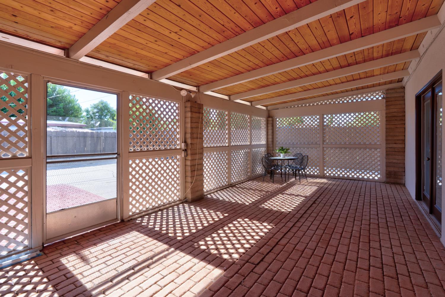 163 N Santa Rosa Street