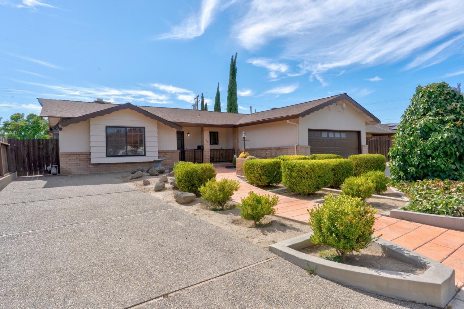 163 N Santa Rosa Street