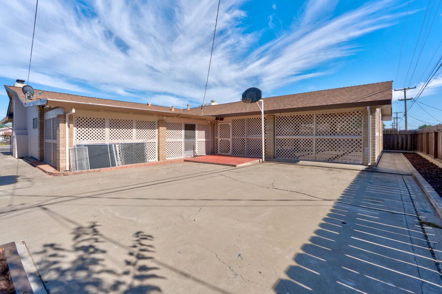163 N Santa Rosa Street