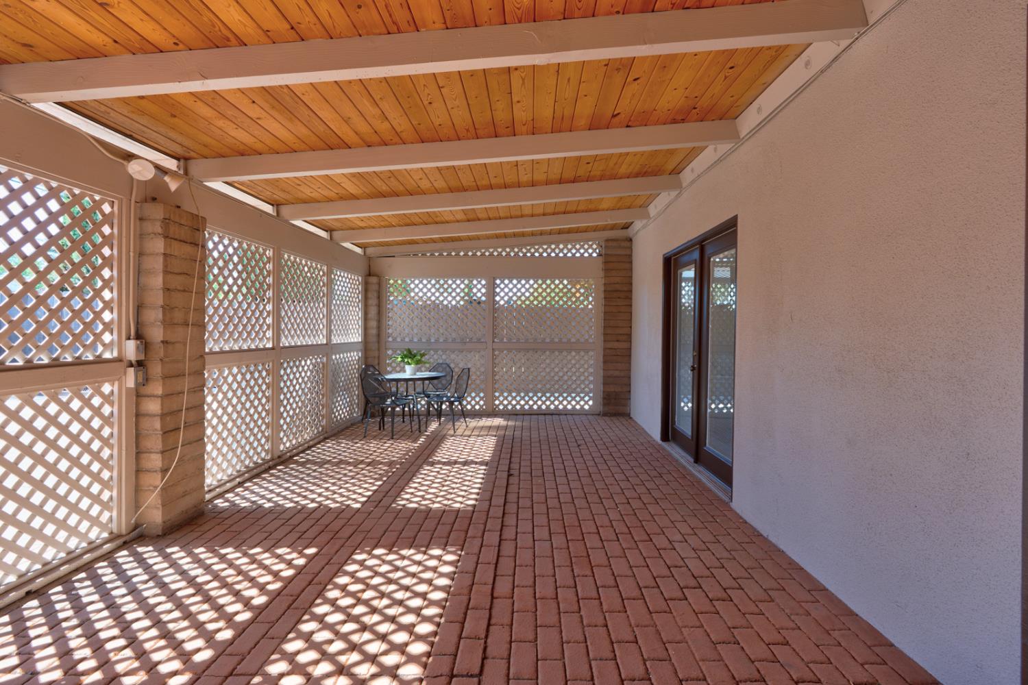 163 N Santa Rosa Street