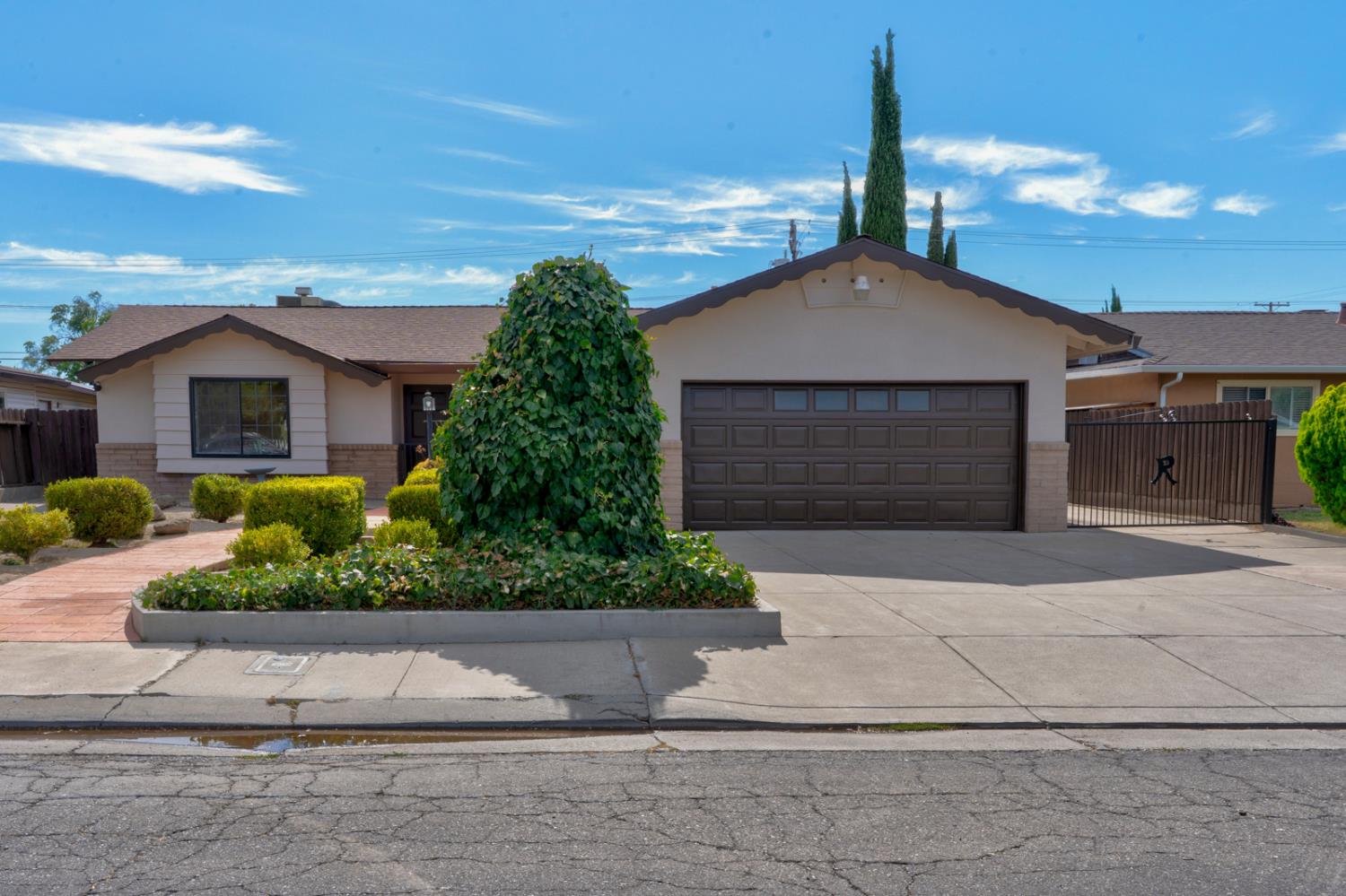 163 N Santa Rosa Street