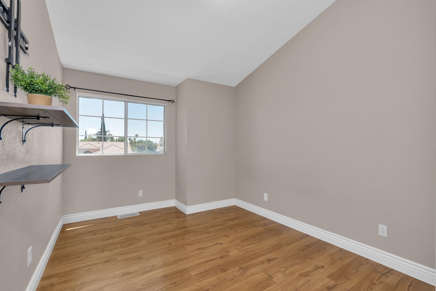 128 Chardonnay Street