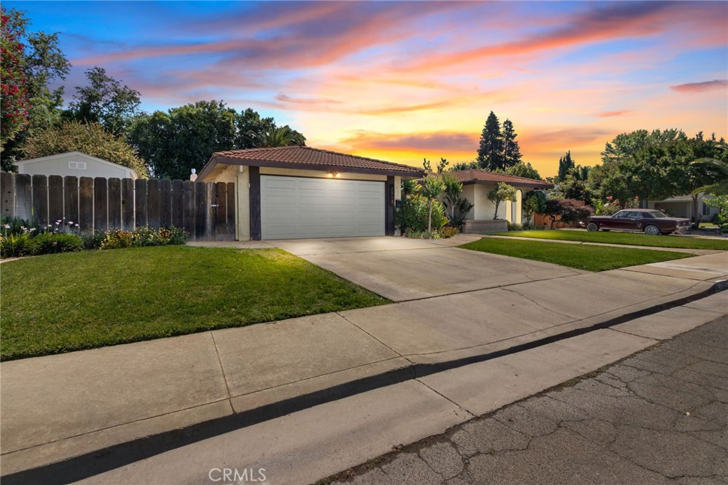 2882 El Camino Real