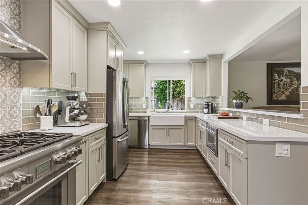 2882 El Camino Real