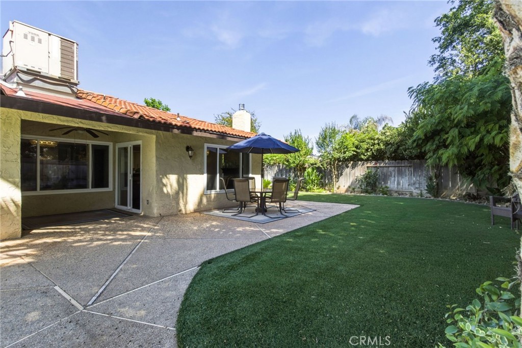 2882 El Camino Real