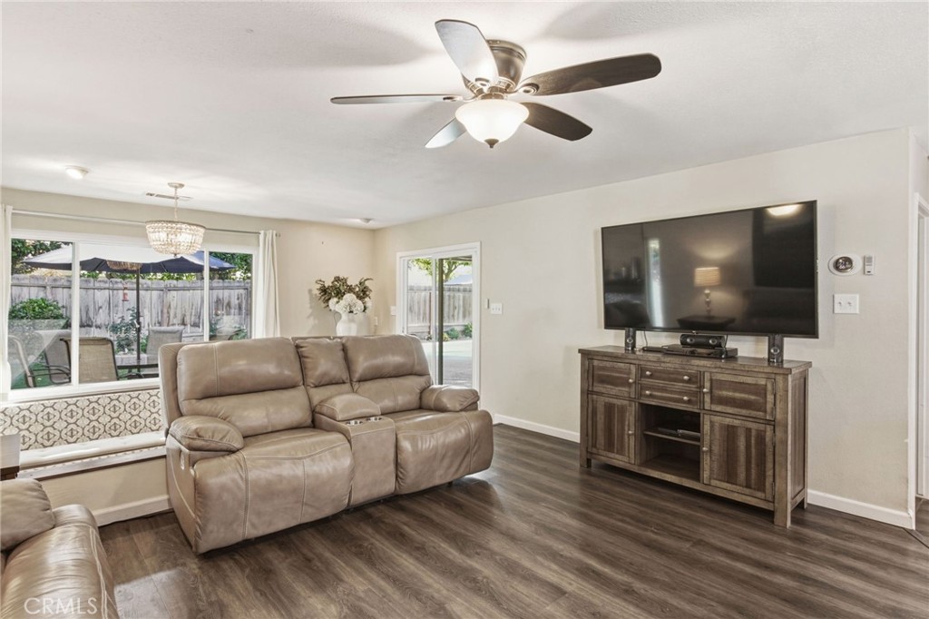 2882 El Camino Real