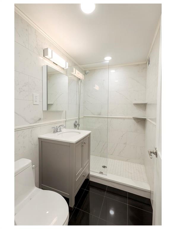 293 Dahlgren Place 2b