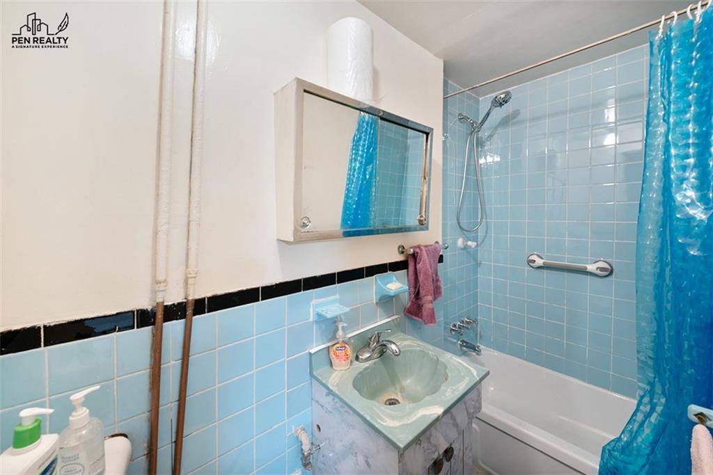 335 Bay Ridge Parkway