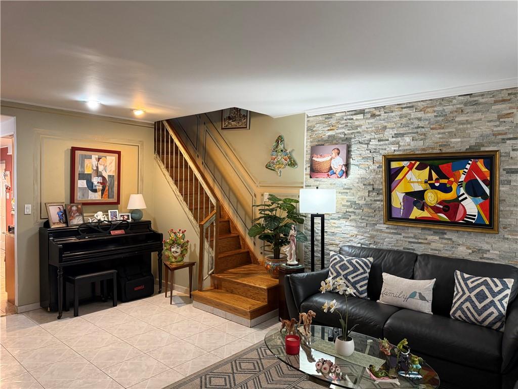 2044 West 8th Street