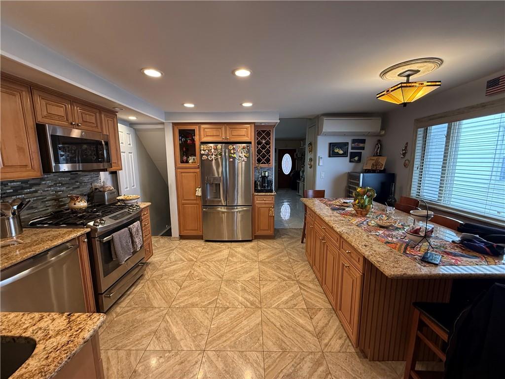 2044 West 8th Street