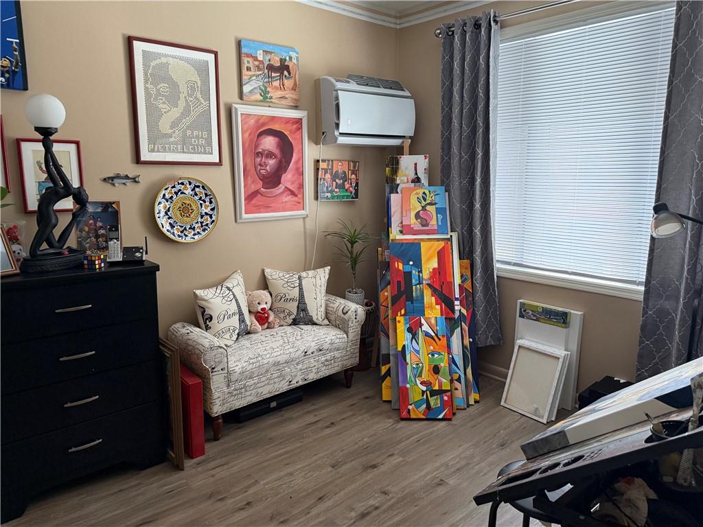 2044 West 8th Street