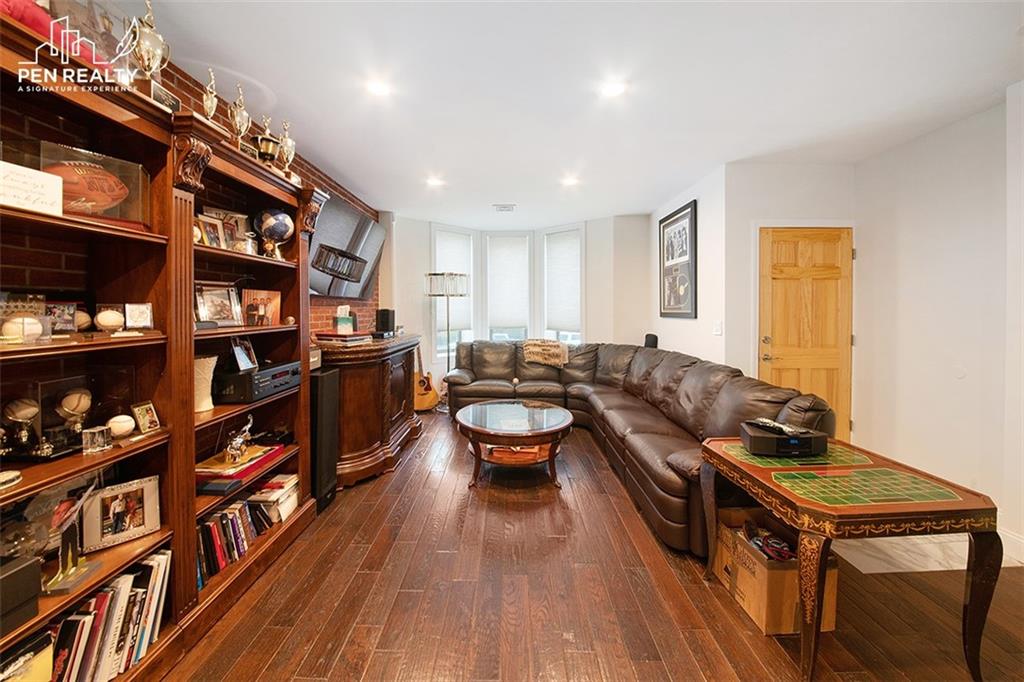 914 Bay Ridge Parkway