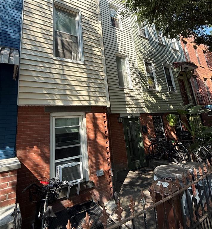371 16th Street