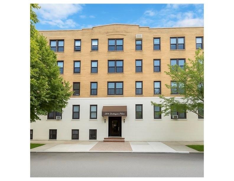 293 Dahlgreen Place 2-B