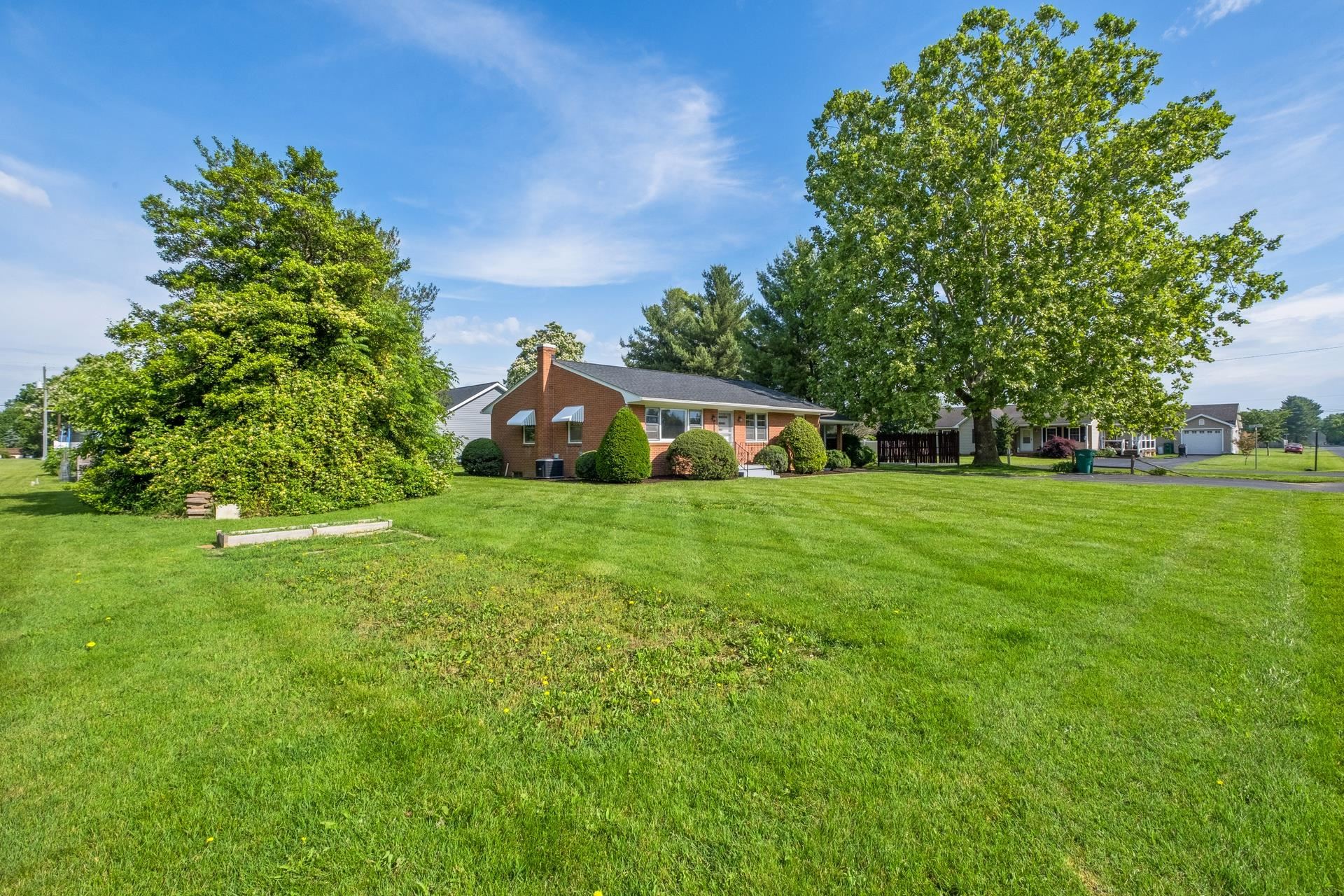 1203 ELM AVE
