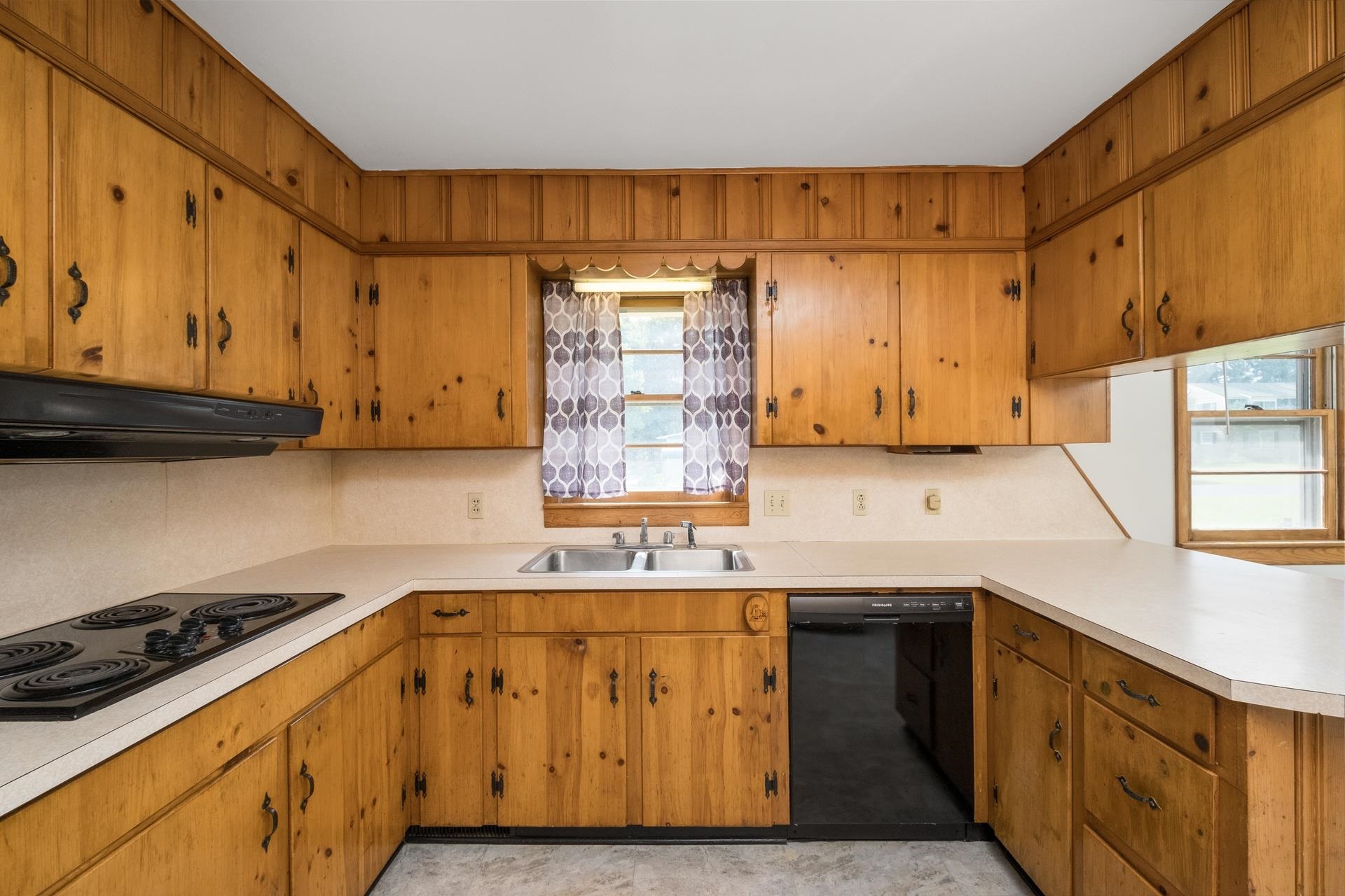 1203 ELM AVE
