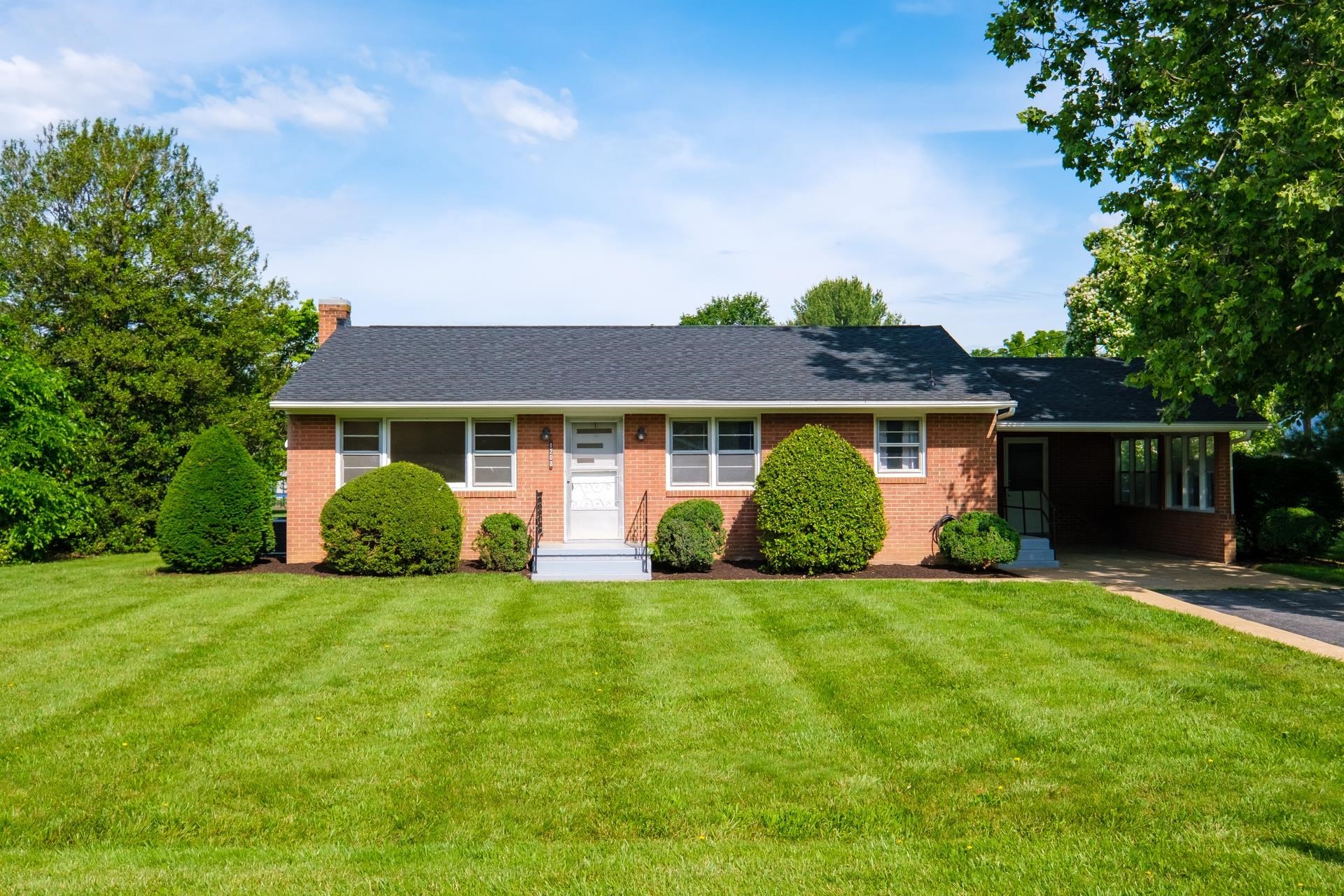 1203 ELM AVE