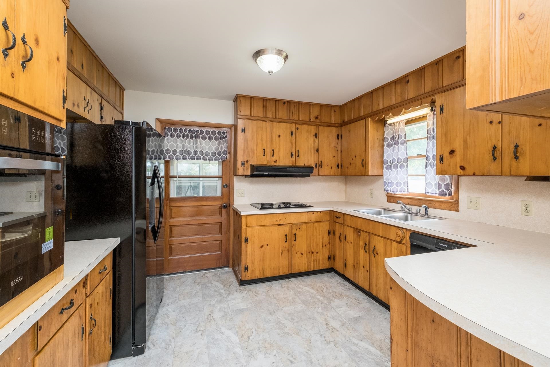 1203 ELM AVE