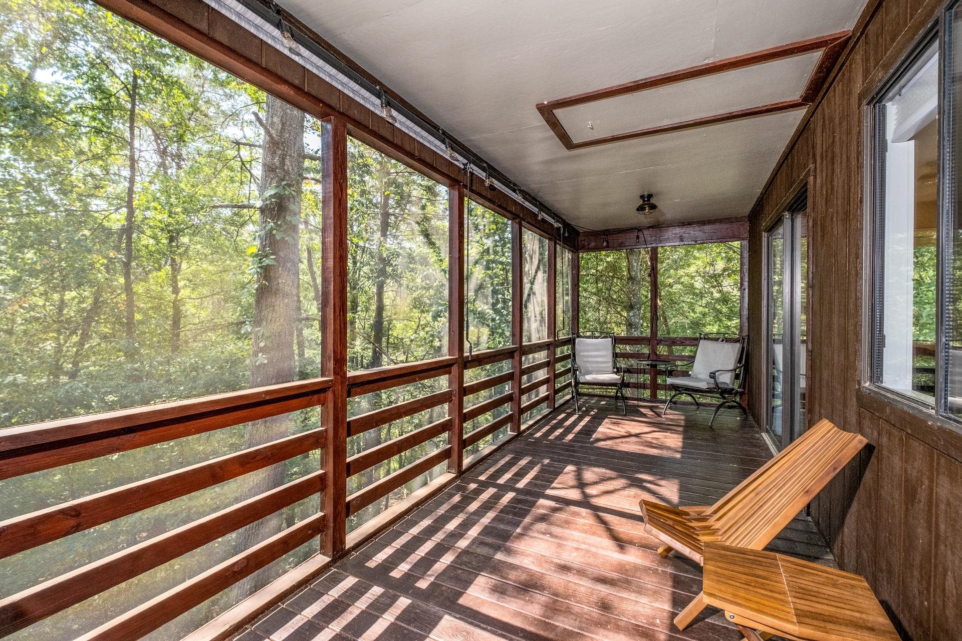 102 BITTERNUT LN