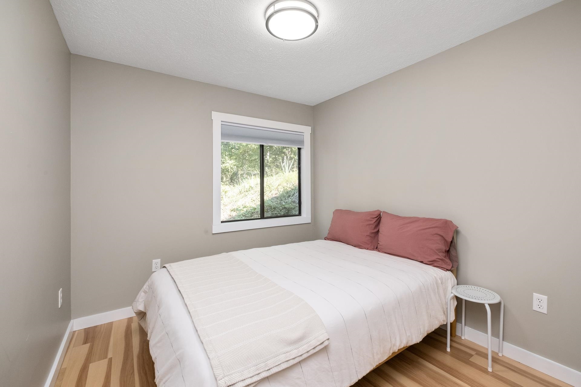 102 BITTERNUT LN