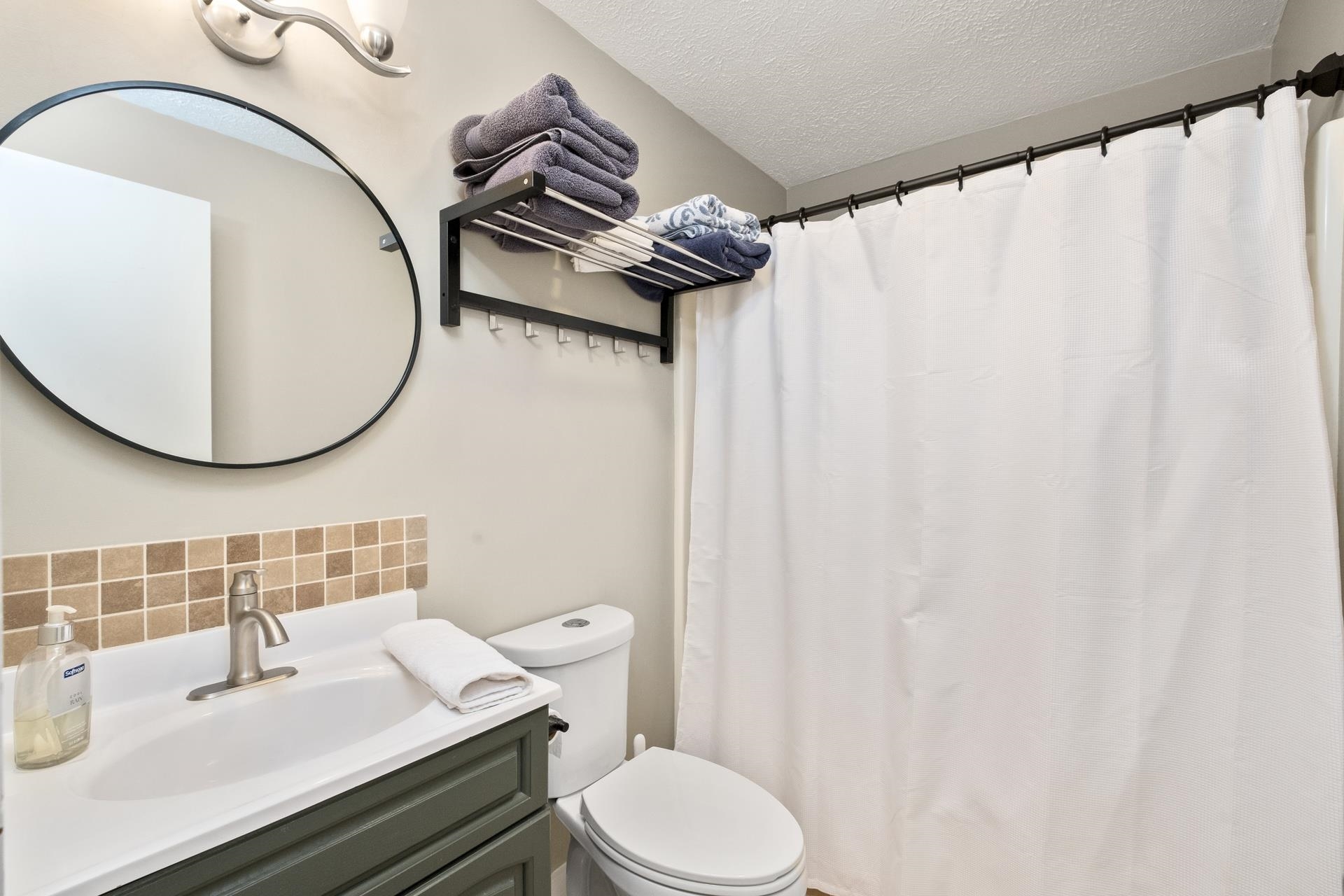 102 BITTERNUT LN