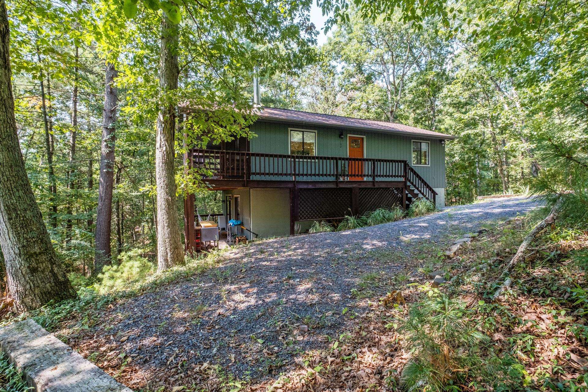 102 BITTERNUT LN