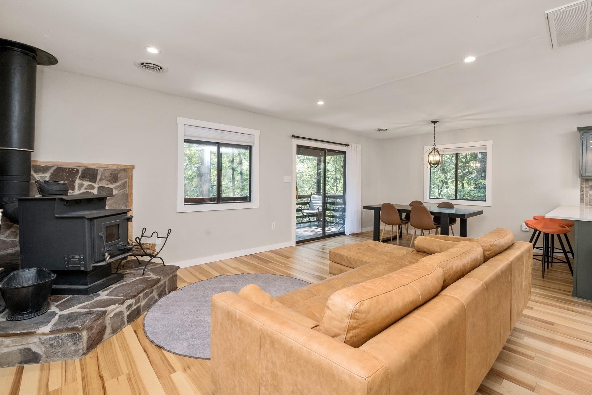 102 BITTERNUT LN