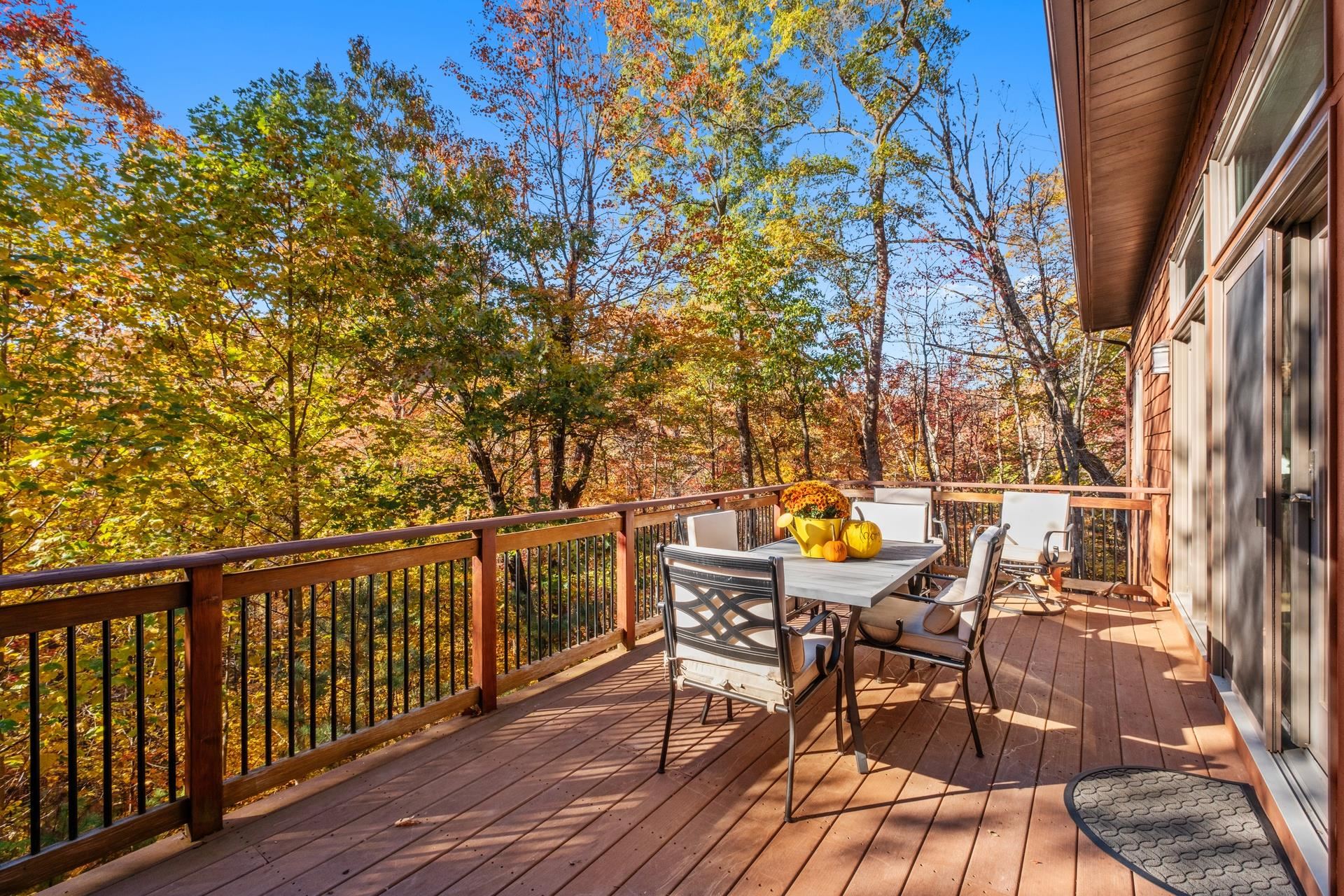 425 BREEZE WAY