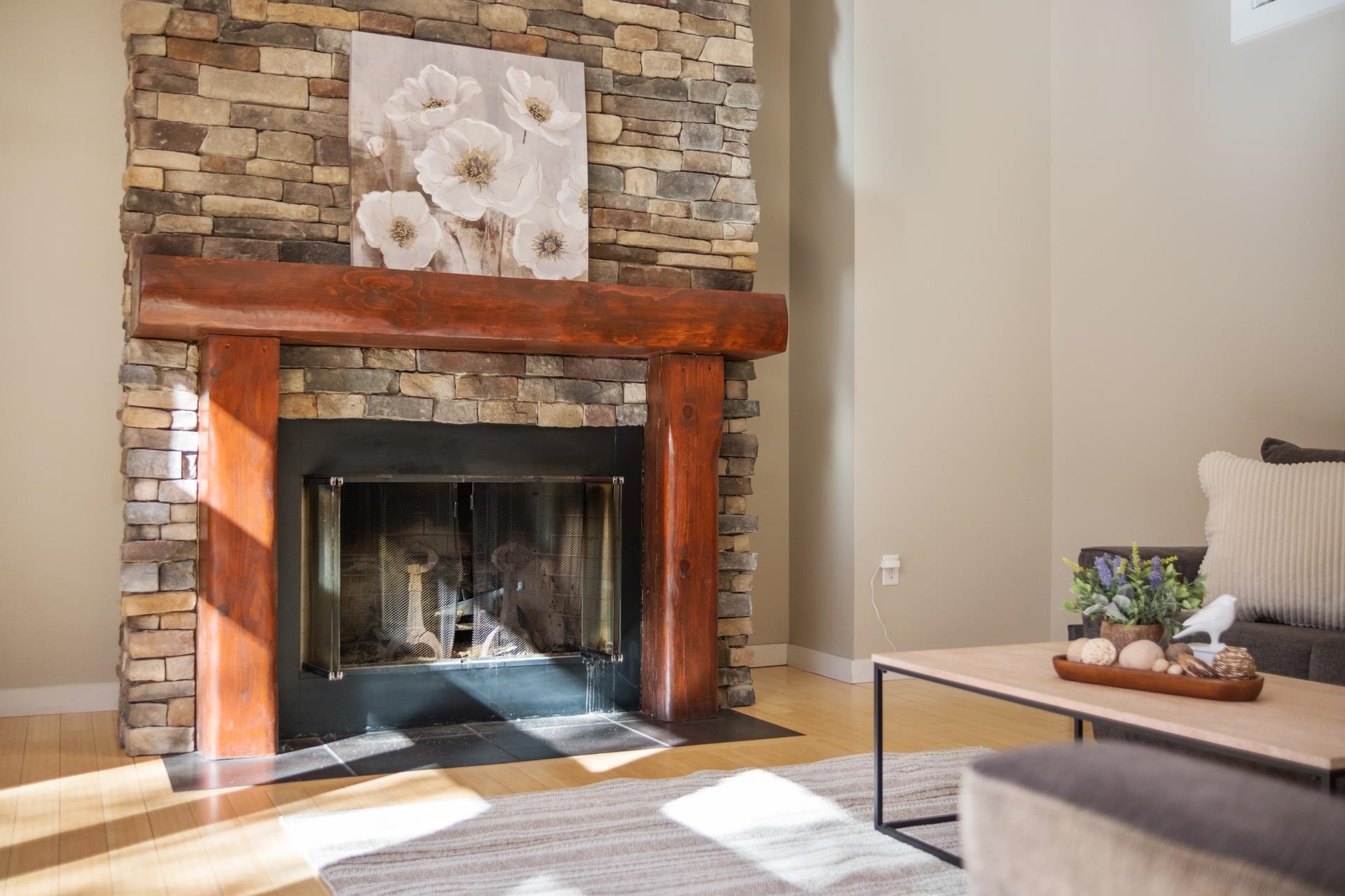 425 BREEZE WAY